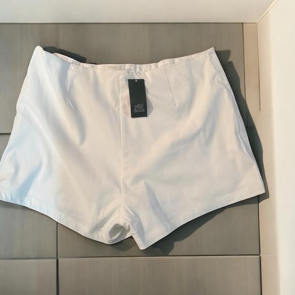 Wild Fable White High Waist Shorts Structured Fit - Picture 2 of 4